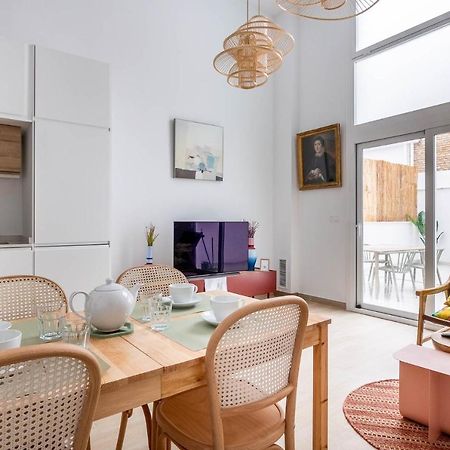 Apartament Pop Art Historia De Conde Negro Con Patio Privado Sewilla Zewnętrze zdjęcie