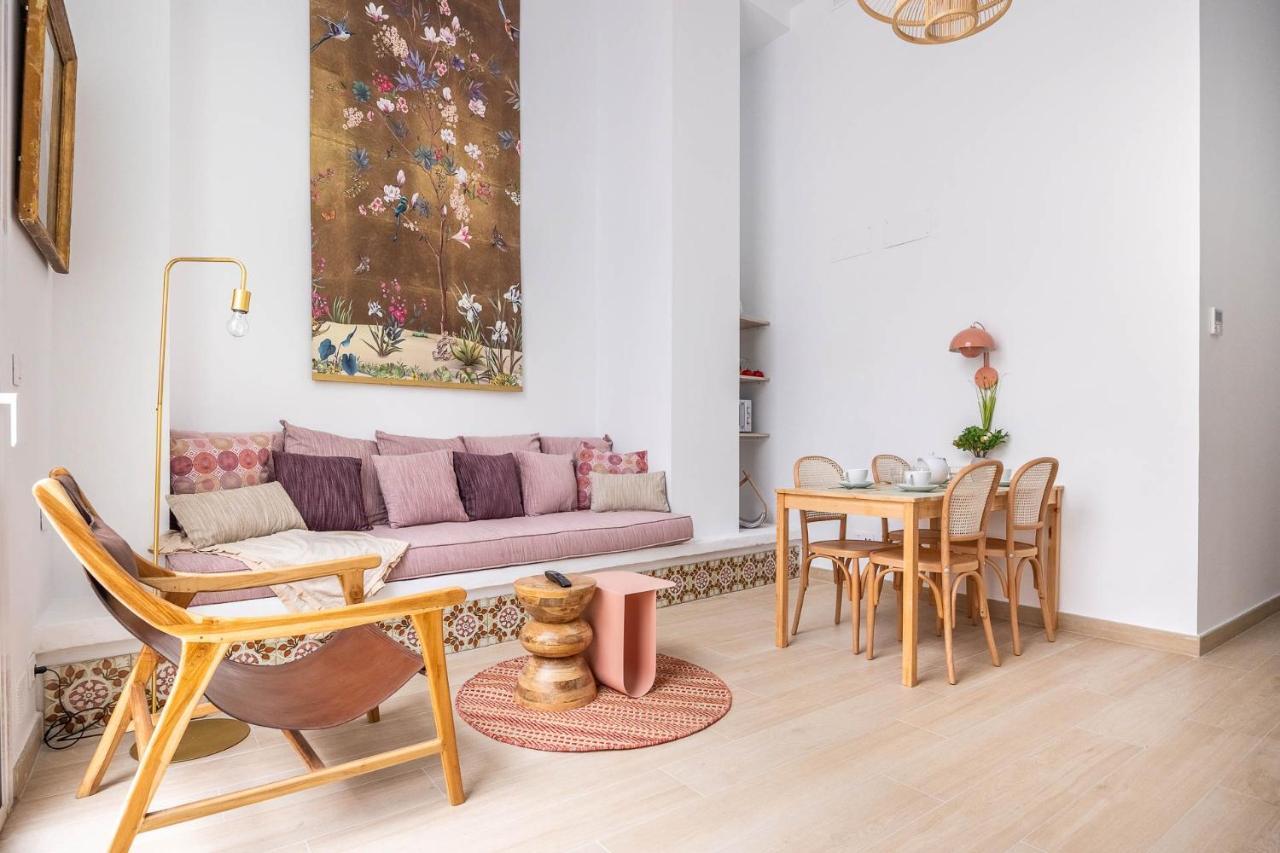 Apartament Pop Art Historia De Conde Negro Con Patio Privado Sewilla Zewnętrze zdjęcie